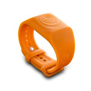 Emergency alert bracelet